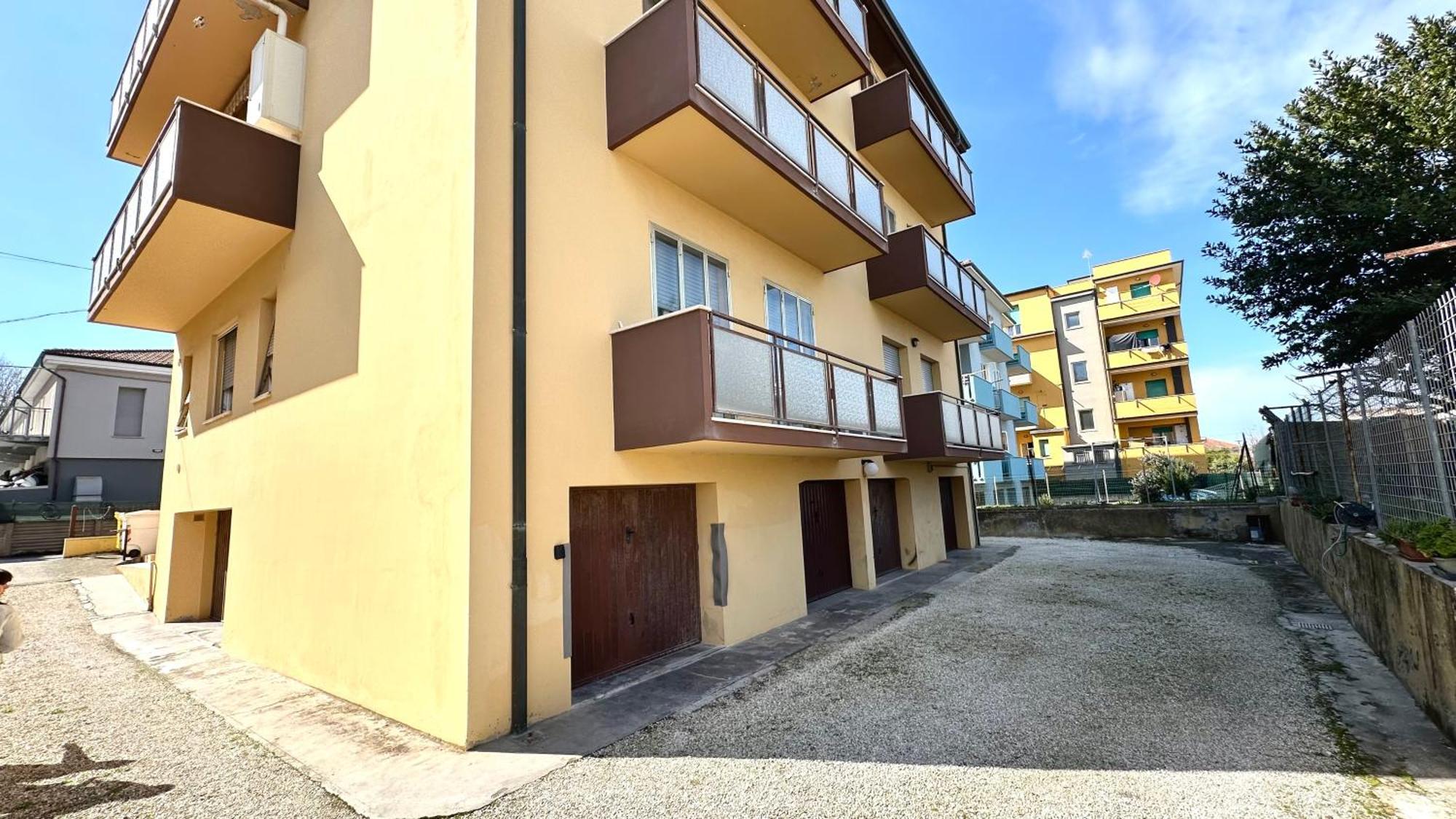 Se041 - Senigallia, Quadrilocale Accessoriato A 150Mt Dal Mare Ngoại thất bức ảnh