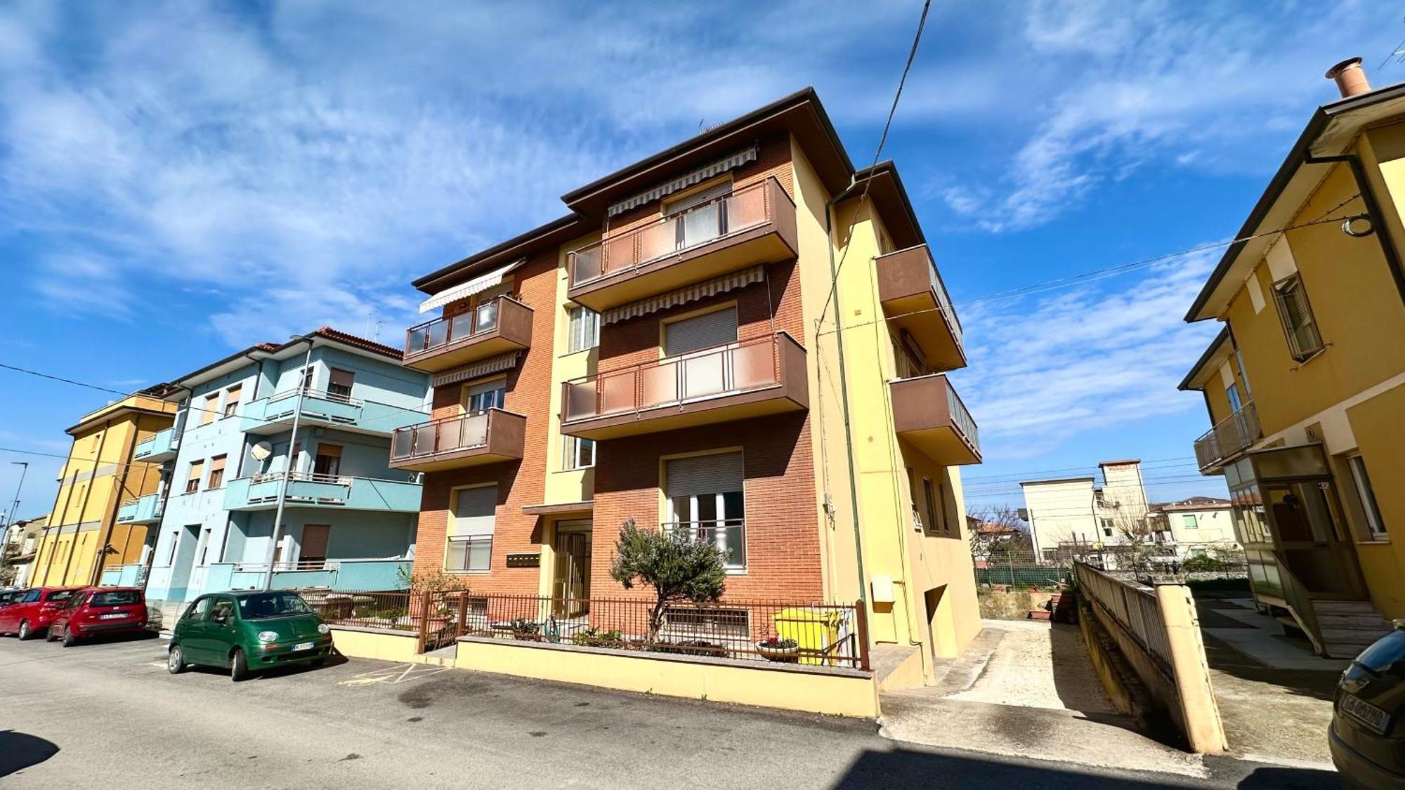 Se041 - Senigallia, Quadrilocale Accessoriato A 150Mt Dal Mare Ngoại thất bức ảnh